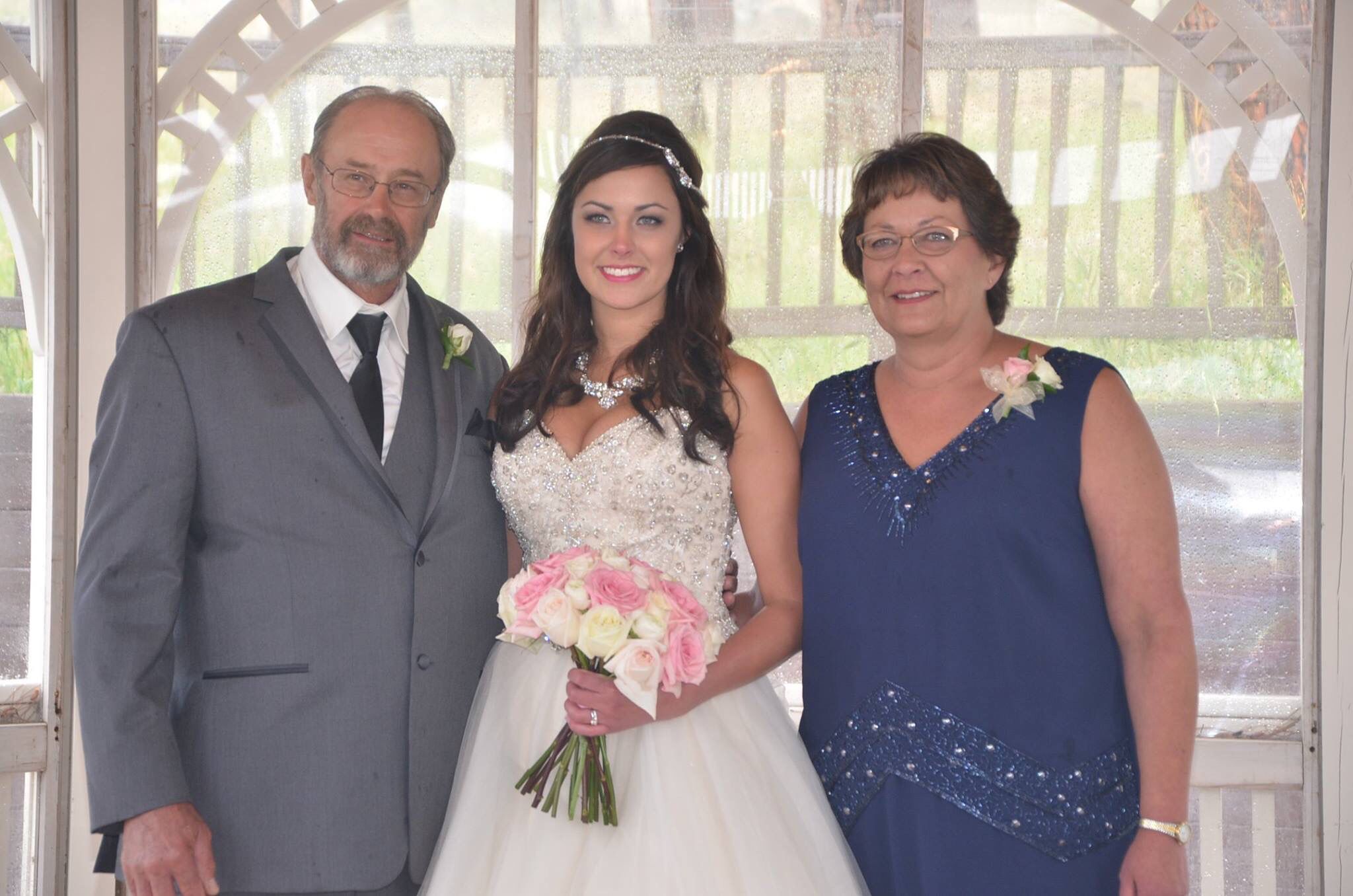 who-sits-with-the-bride-s-parents-at-the-reception