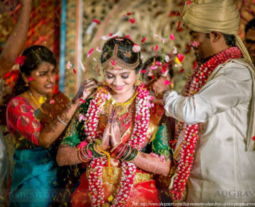 Why do Hindu brides wear yellow?
