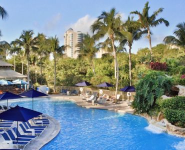 Why is Naples Beach hotel closing?