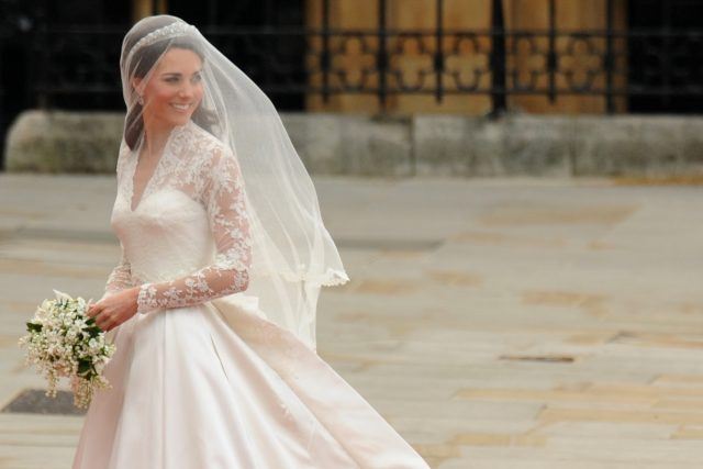 Why was Kate Middleton's wedding dress so expensive?