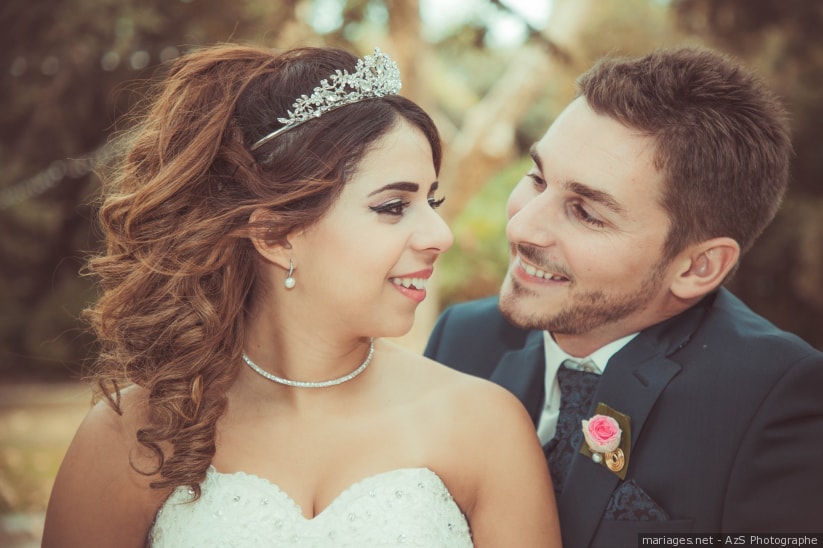 Hairstyles with tiara 4 ways to crown the bride